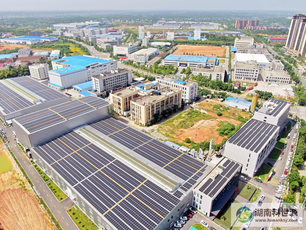 長(zhǎng)沙銀騰塑印包裝公司廠(chǎng)房屋頂分布式光伏發(fā)電工程